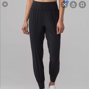Black lululemon jogger size 4 sheer/mesh